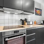 Premium - 12 People - Fully Equipped - 2 Min Station Duisburg
