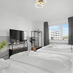 Apartment Premium - 12 People - Fully Equipped - 2 Min Station