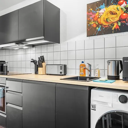 Daire Premium - 12 People - Fully Equipped - 2 Min Station Duisburg