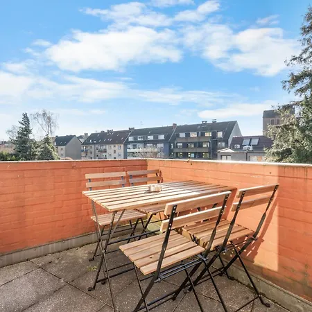 Premium - 12 People - Fully Equipped - 2 Min Station Daire
