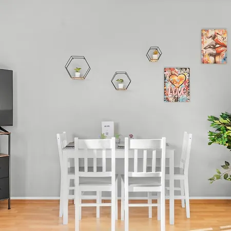 Premium - 12 People - Fully Equipped - 2 Min Station Apartman *