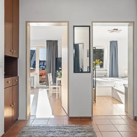 Federnest Living - Premium - 12 People - Fully Equipped - 2 Min Station Duisburg