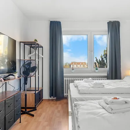 Premium - 12 People - Fully Equipped - 2 Min Station Daire Duisburg
