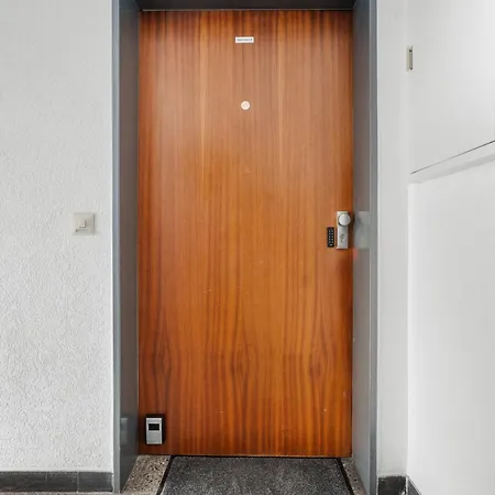 Federnest Living - Premium - 12 People - Fully Equipped - 2 Min Station