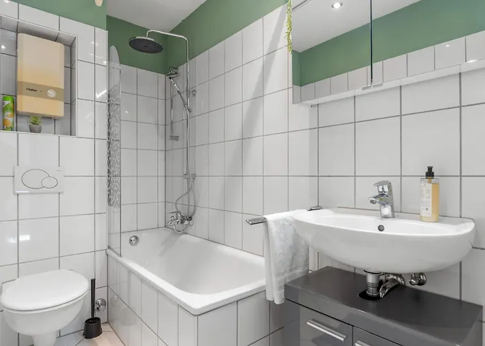 Premium - 12 People - Fully Equipped - 2 Min Station Apartman