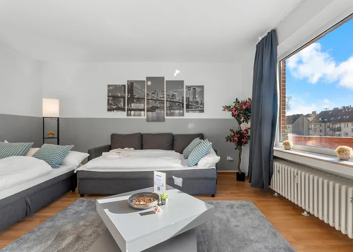 Premium - 12 People - Fully Equipped - 2 Min Station Apartment Duisburg