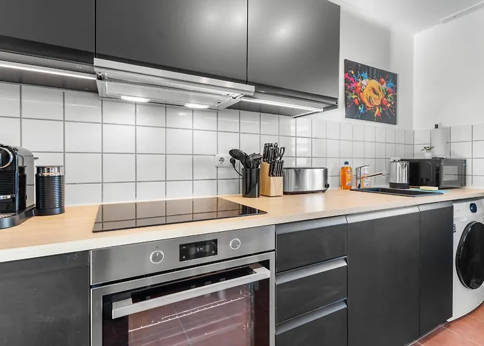 Premium - 12 People - Fully Equipped - 2 Min Station Duisburg