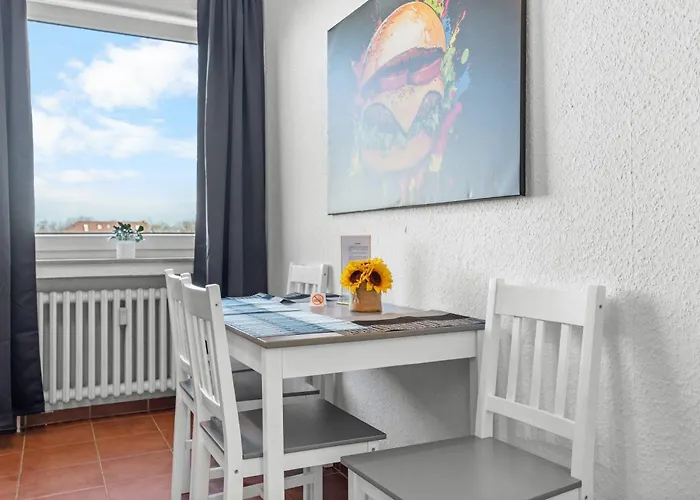 Premium - 12 People - Fully Equipped - 2 Min Station *