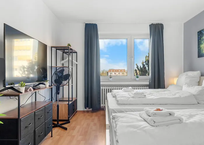 Premium - 12 People - Fully Equipped - 2 Min Station Apartment Duisburg