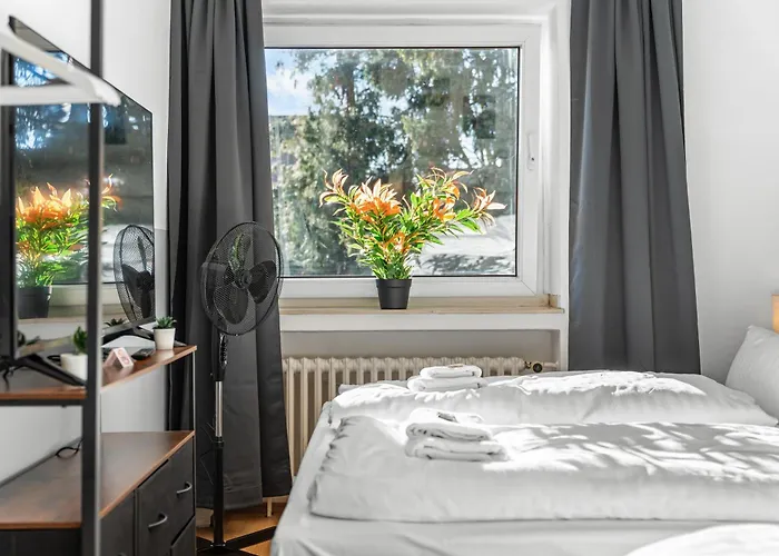 Premium - 12 People - Fully Equipped - 2 Min Station Apartman