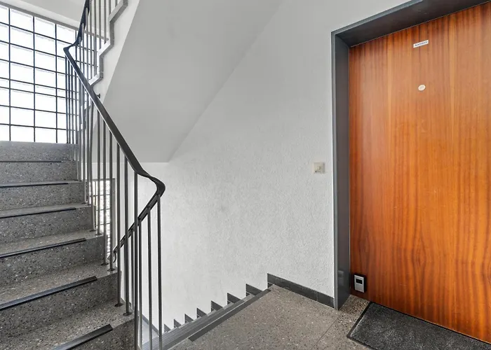 Premium - 12 People - Fully Equipped - 2 Min Station Apartment Duisburg